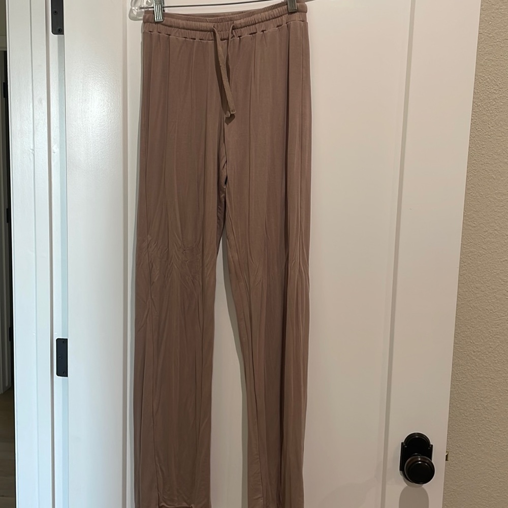 437 lounge pants